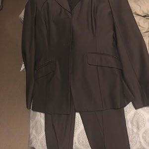 Women’s matching pants and blazer